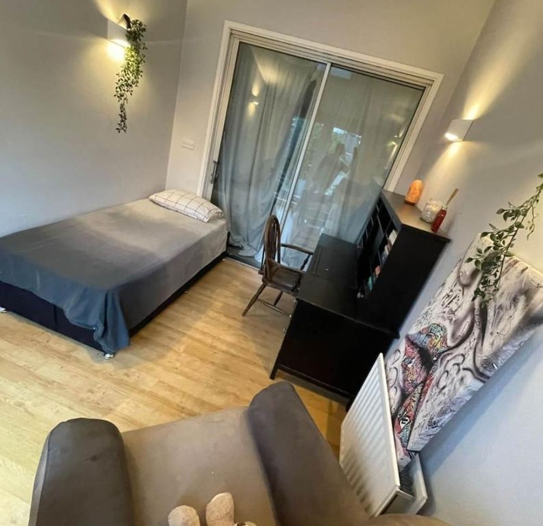 Property photo 1 of 2