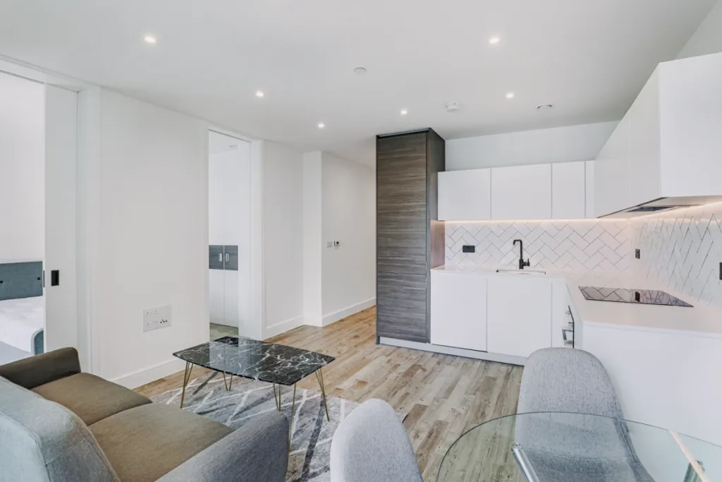 Property photo 1 of 32