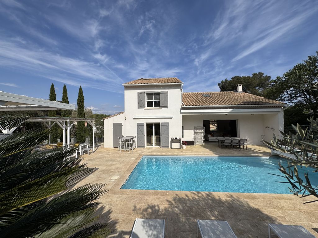 Property photo 1 of 27