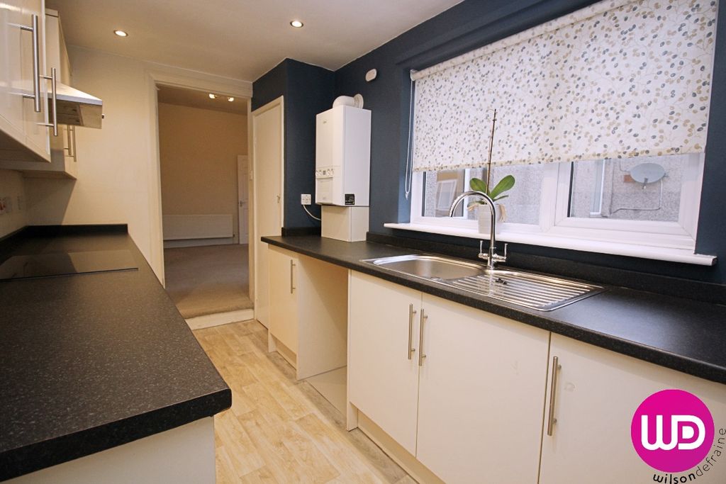 Property photo 2 of 9