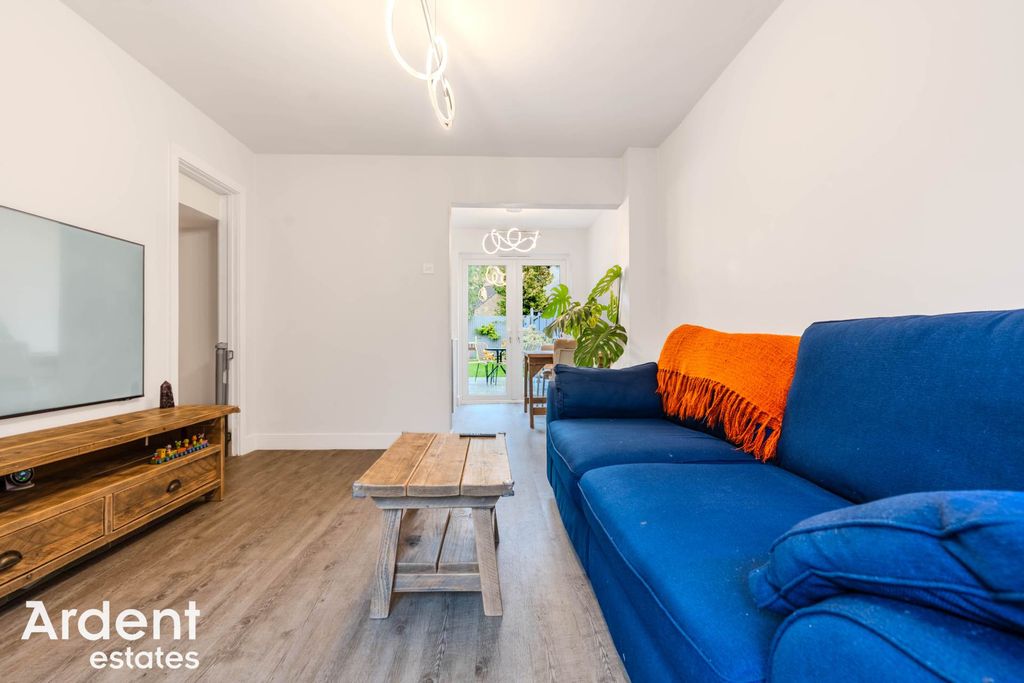 Property photo 3 of 20