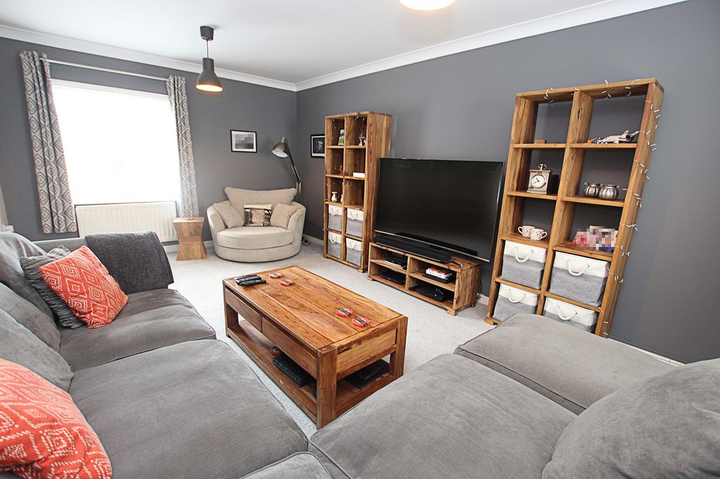 Property photo 2 of 13