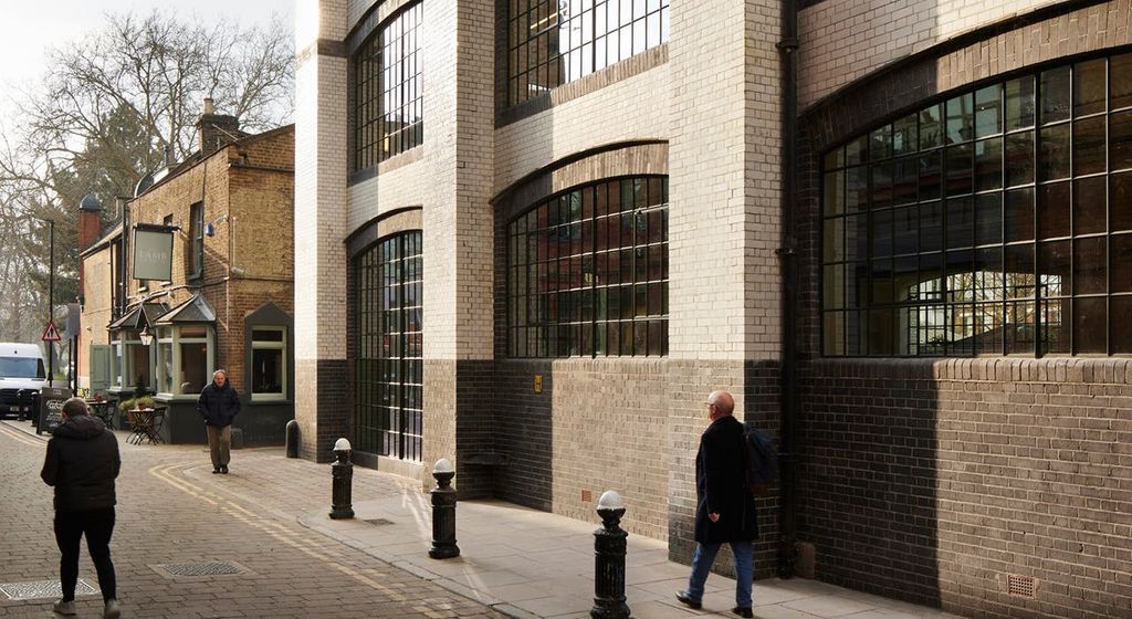 Property photo 2 of 13 Voyseyhouse Barleymowpassage Chiswick W4 Office To Let Ext Bb_Jackhobhouse.Jpg