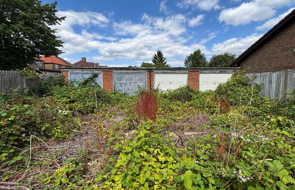 Property photo 2 of 6