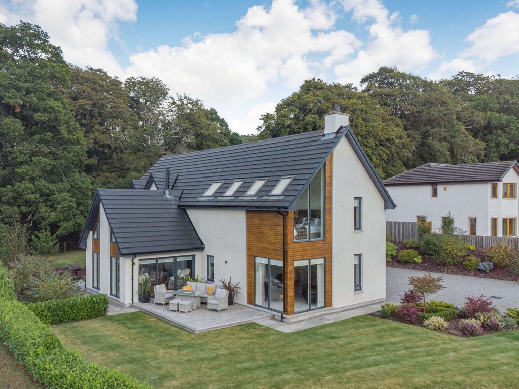 Property photo 1 of 31 2 Loch Ness View