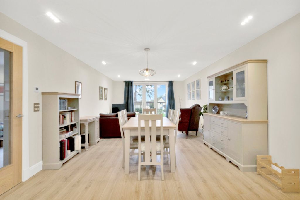 Property photo 3 of 20 Picture No. 06