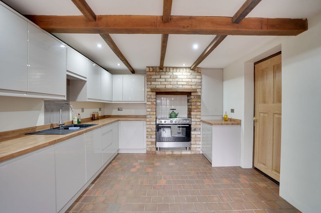 Property photo 3 of 21