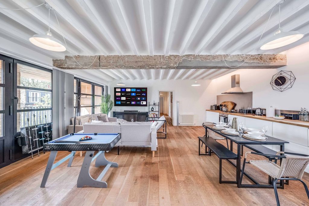 Property photo 1 of 17 Experience A Spacious And Stylish Living Room, Per...