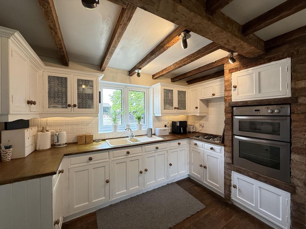 Property photo 2 of 48 Kitchen