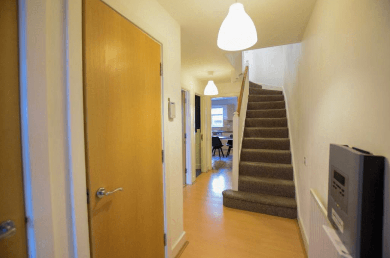 Property photo 3 of 9 Gallery