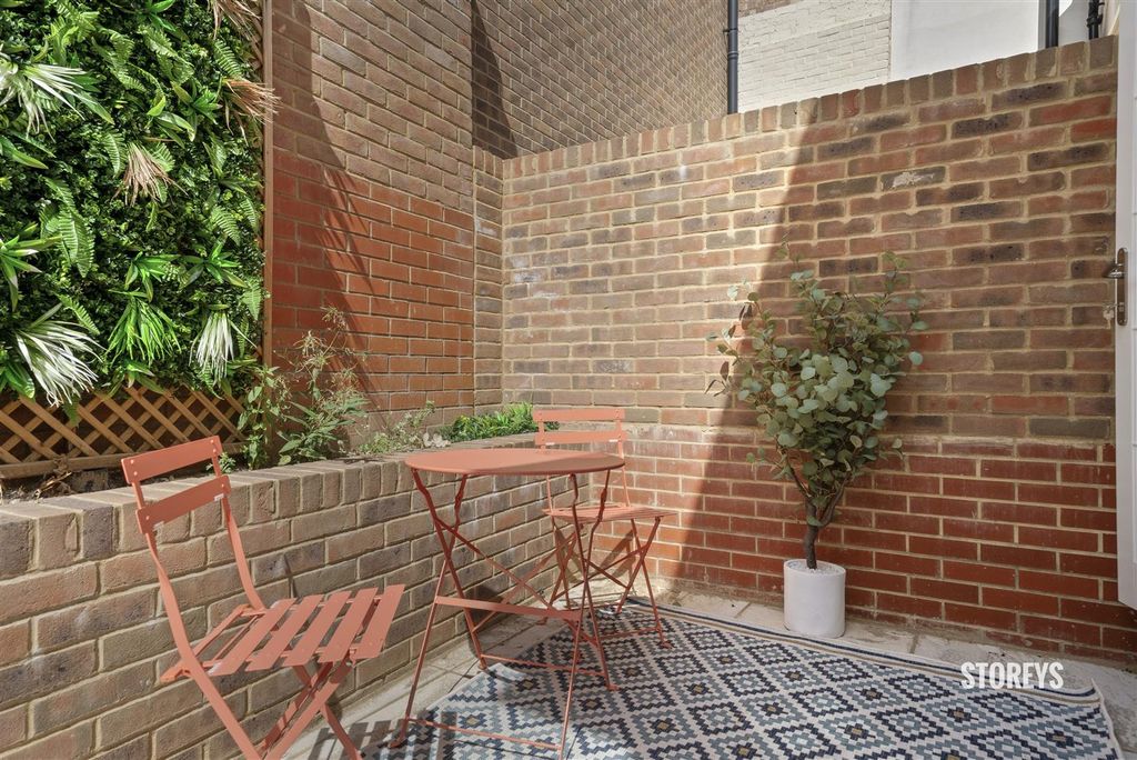 Property photo 3 of 43