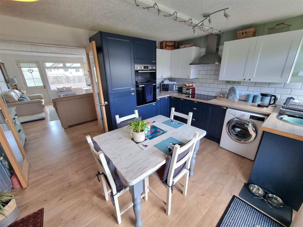 Property photo 3 of 17 Kitchen &amp; Dining.Jpg