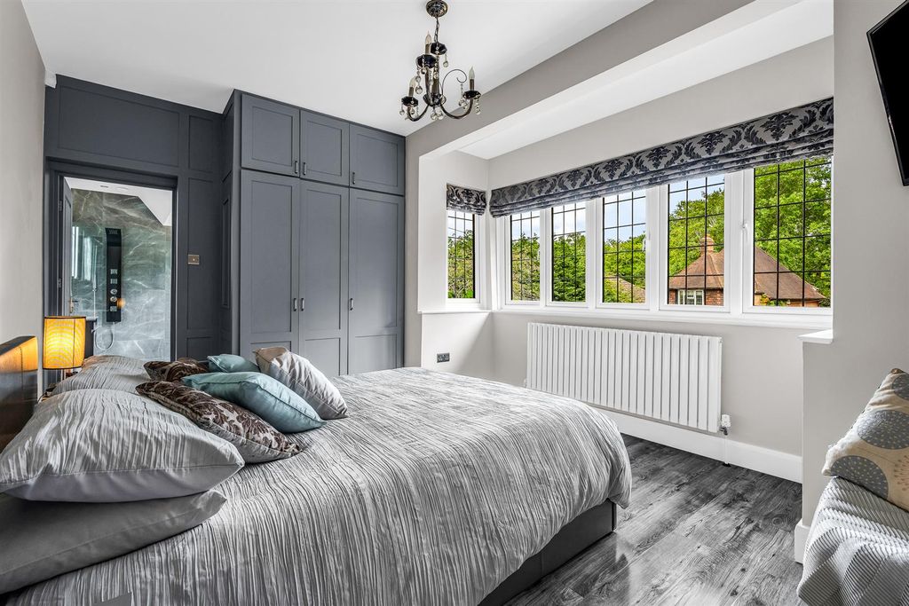 Additional image 21 of 6 bed detached house for saleThe Ridgeway, Cuffley EN6