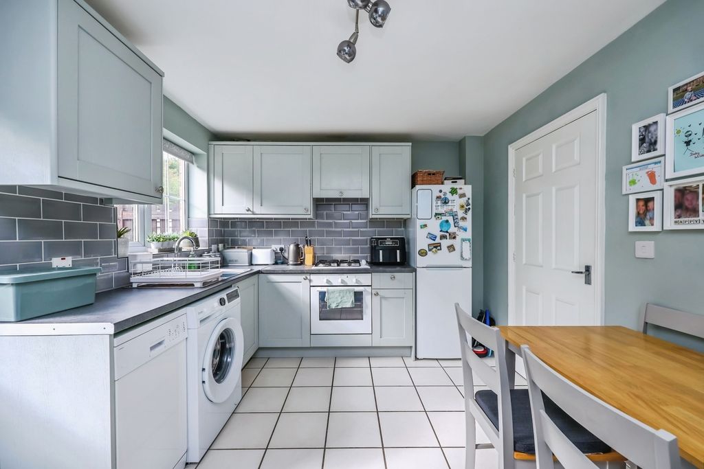 Property photo 2 of 16 Pbox-Img.Jpg