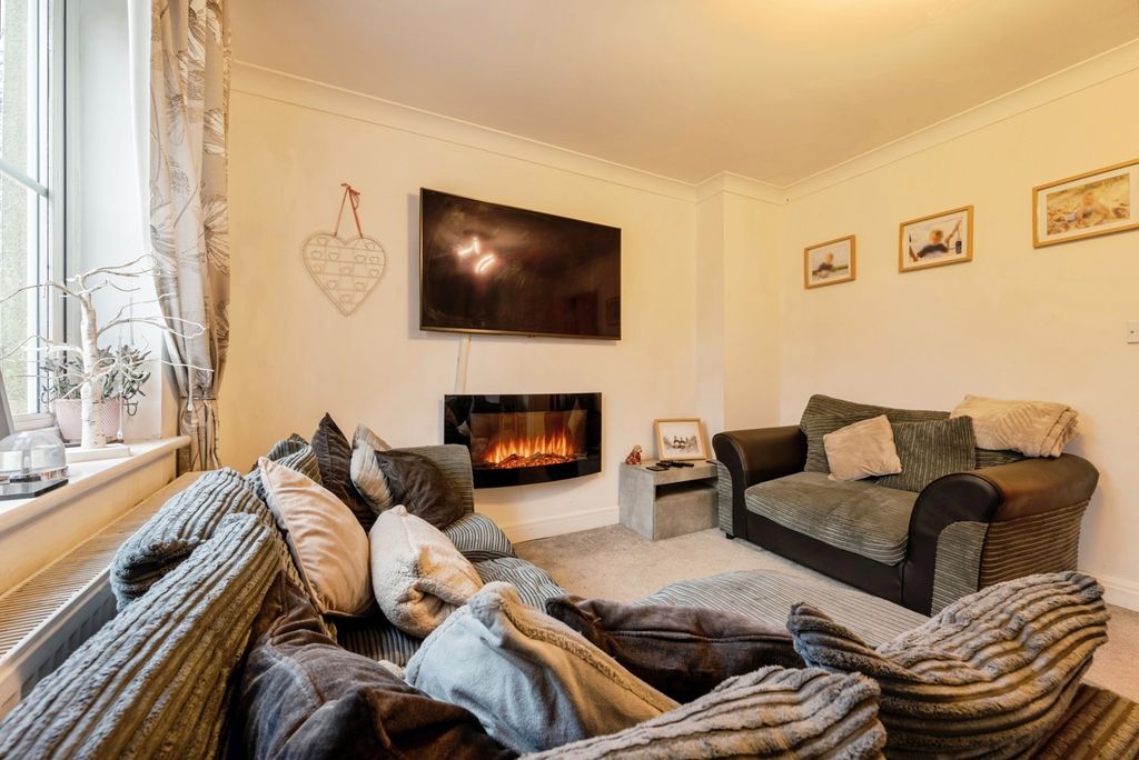 Property photo 2 of 16 Pbox-Img.Jpg