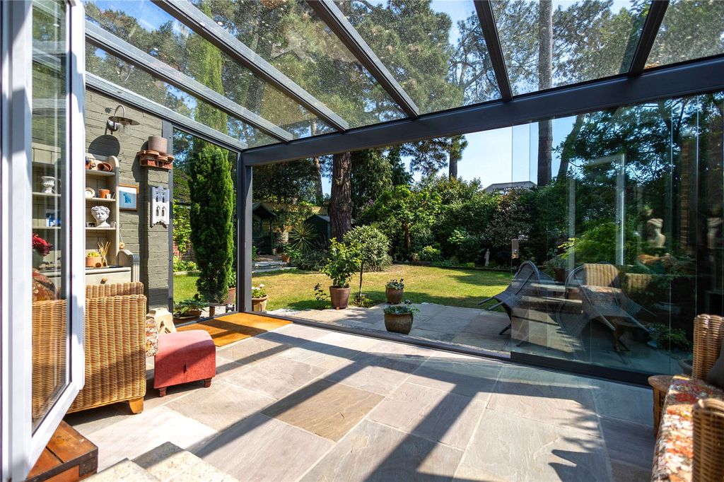 Property photo 2 of 19 Picture No. 27