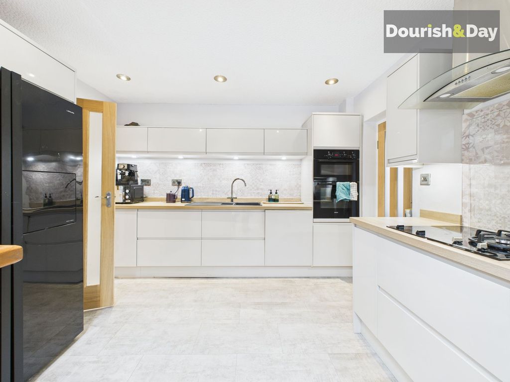 Property photo 2 of 34