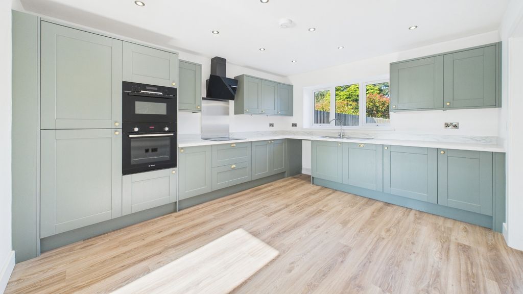 Property photo 3 of 32 4133406