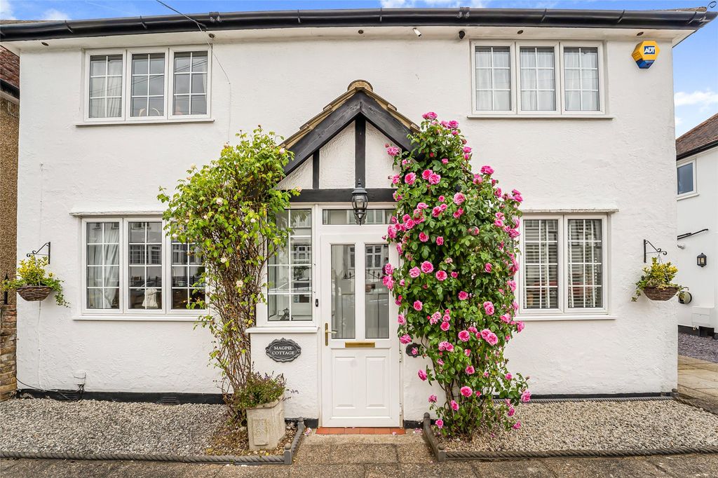 Property photo 2 of 23 Picture No. 24
