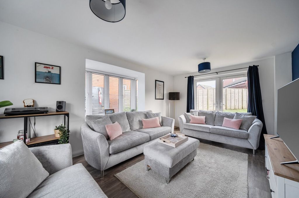 Property photo 2 of 13 Picture No. 03