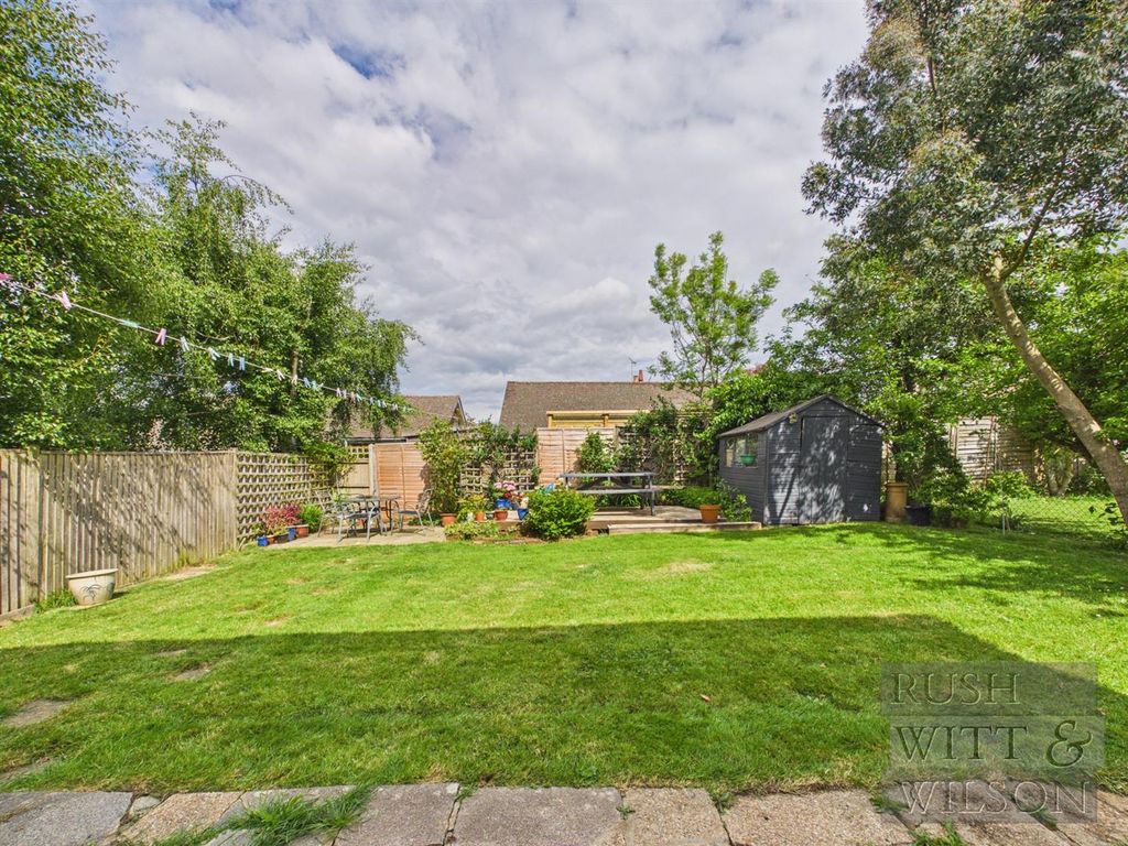 Property photo 2 of 27