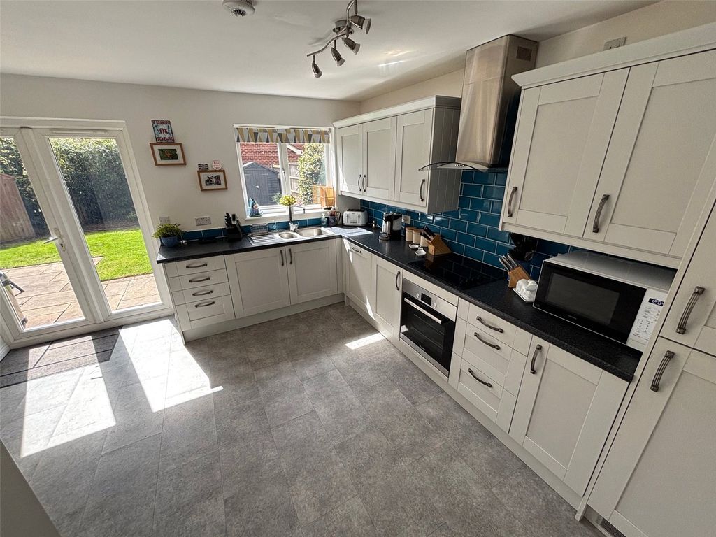 Property photo 2 of 17 Kitchen