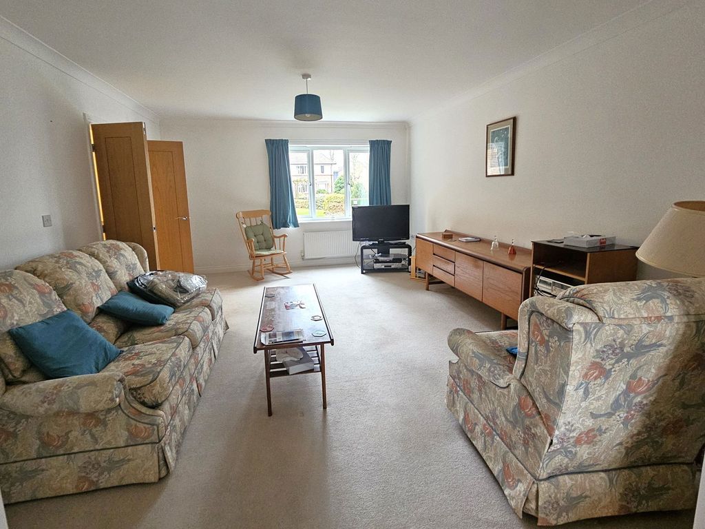Property photo 2 of 18