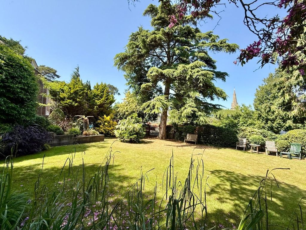 Property photo 2 of 29