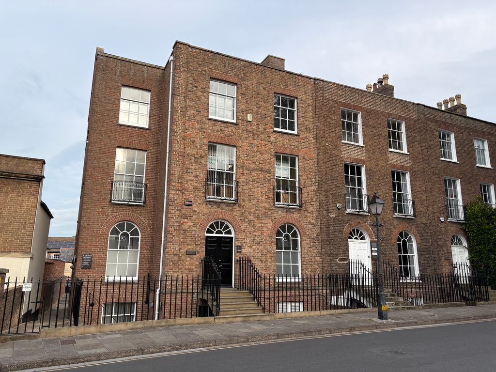 Property photo 1 of 2