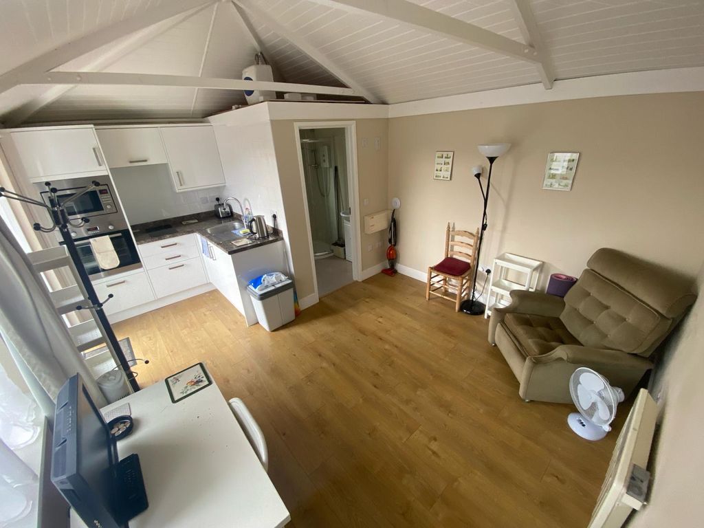 Property photo 3 of 11 Living Room