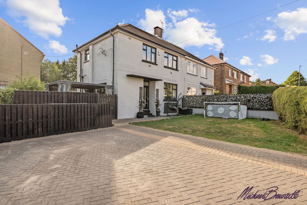 Property photo 1 of 28
