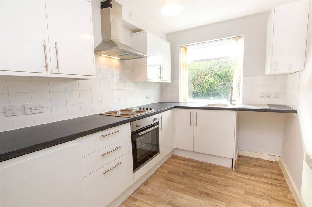 Property photo 1 of 7 Kitchen
