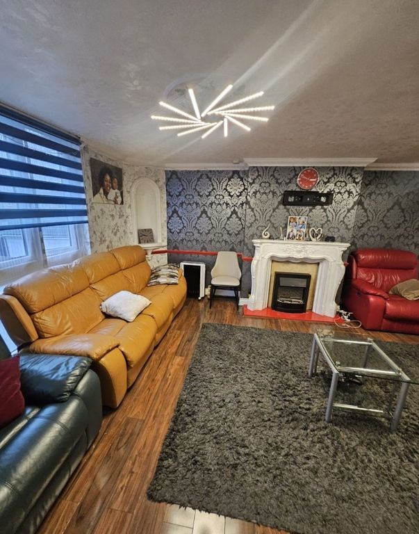 Property photo 3 of 5