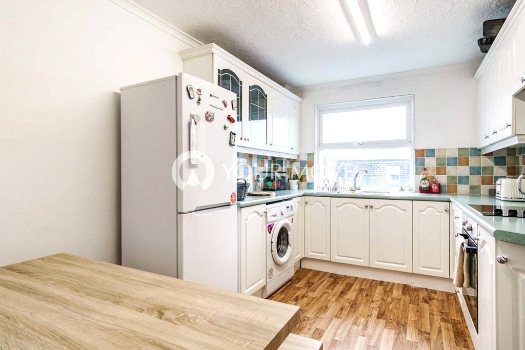 Property photo 3 of 8 Picture No. 04