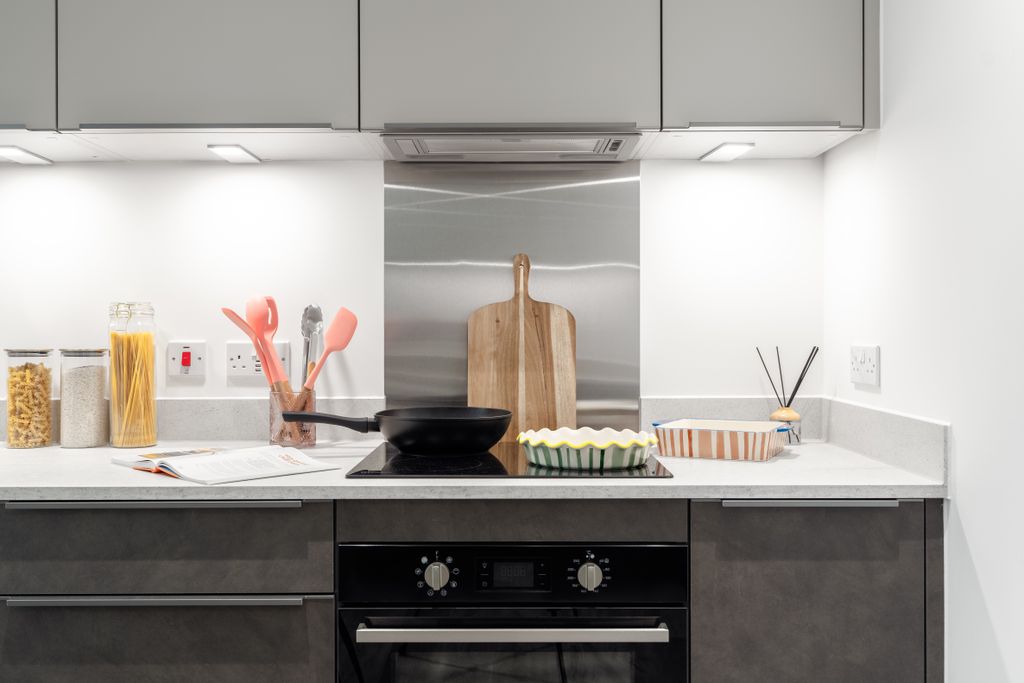 Property photo 1 of 9 Northwick Parkside