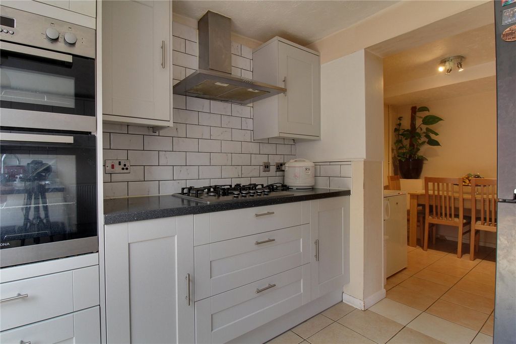 Property photo 2 of 13 2