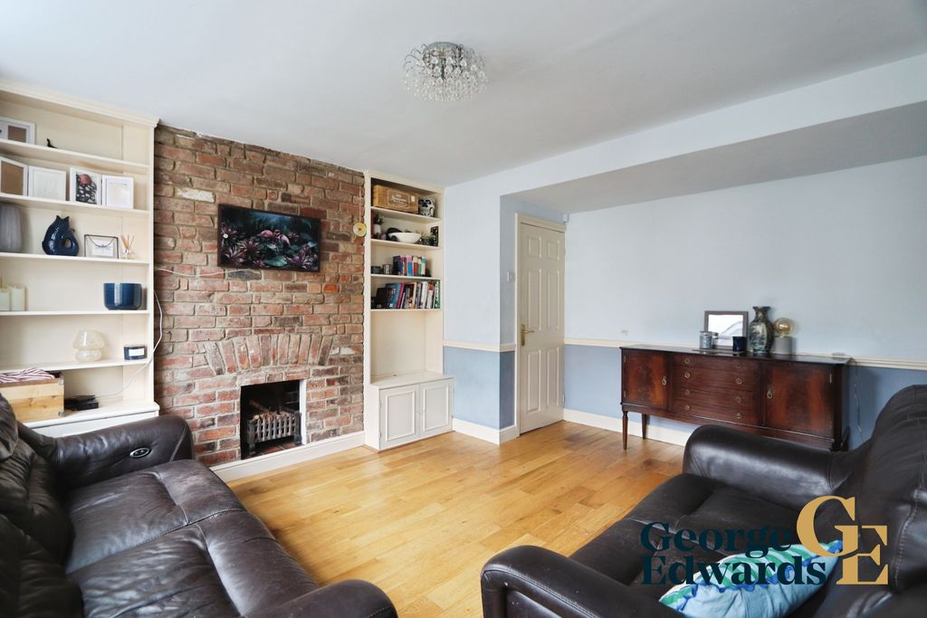 Property photo 3 of 14