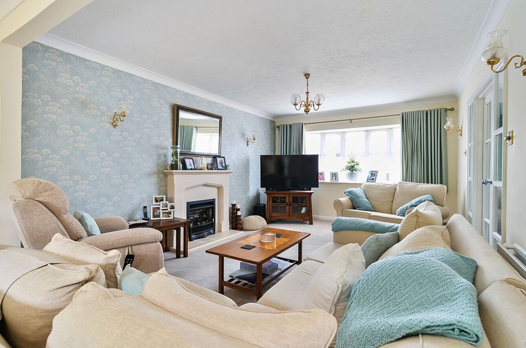 Property photo 2 of 18