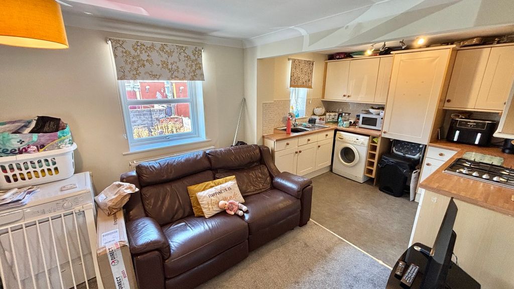 Property photo 3 of 10