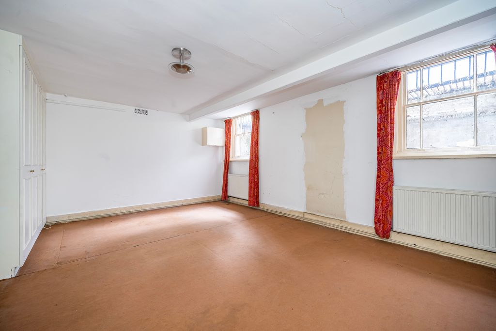 Property photo 3 of 19