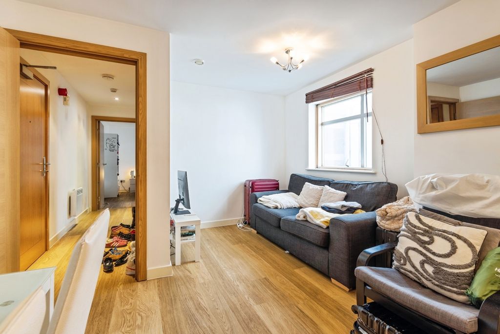 Property photo 2 of 10 Pbox-Img.Jpg