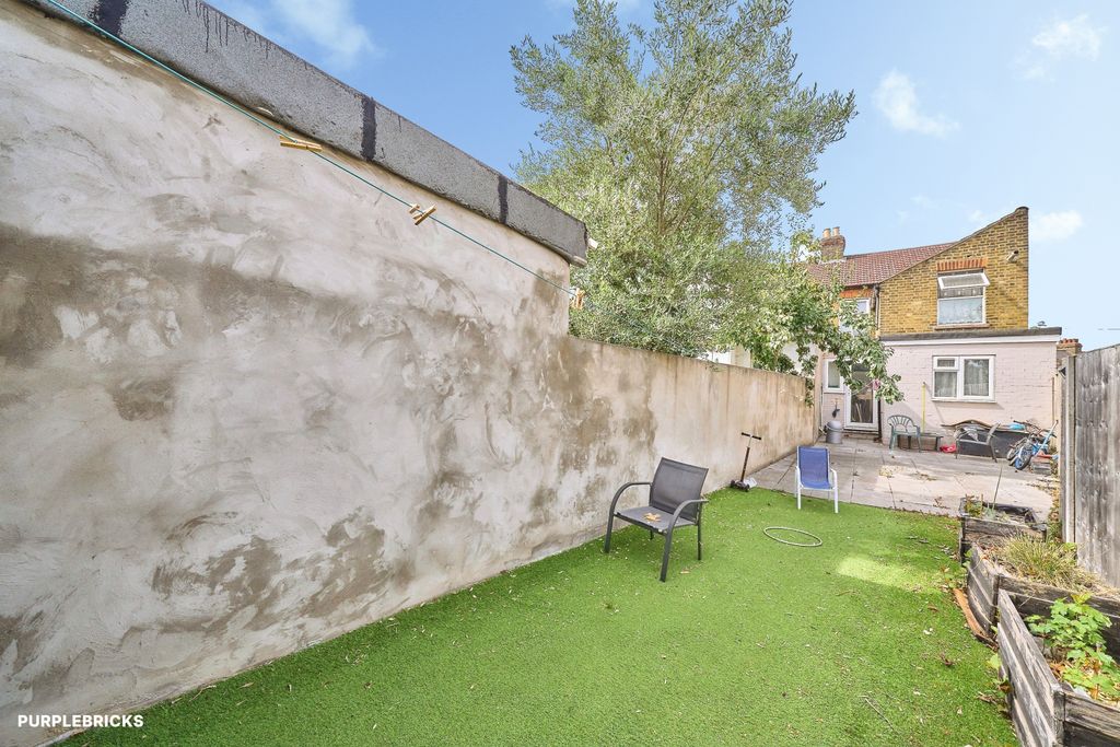 Property photo 3 of 31