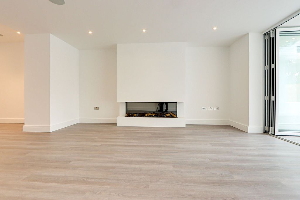 Property photo 3 of 26 Photo 3