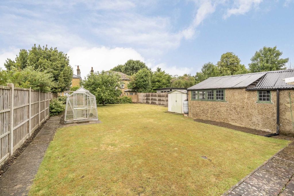 Property photo 2 of 8