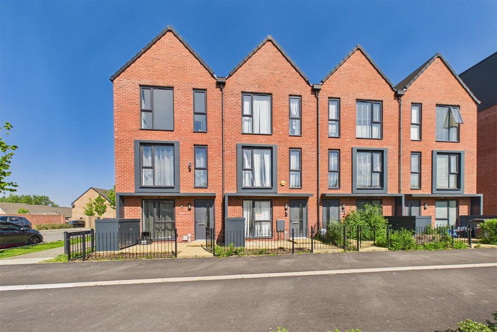 Property photo 2 of 37 27 William Jessop Way, Hartcliffe, Bristol Bs13 0E