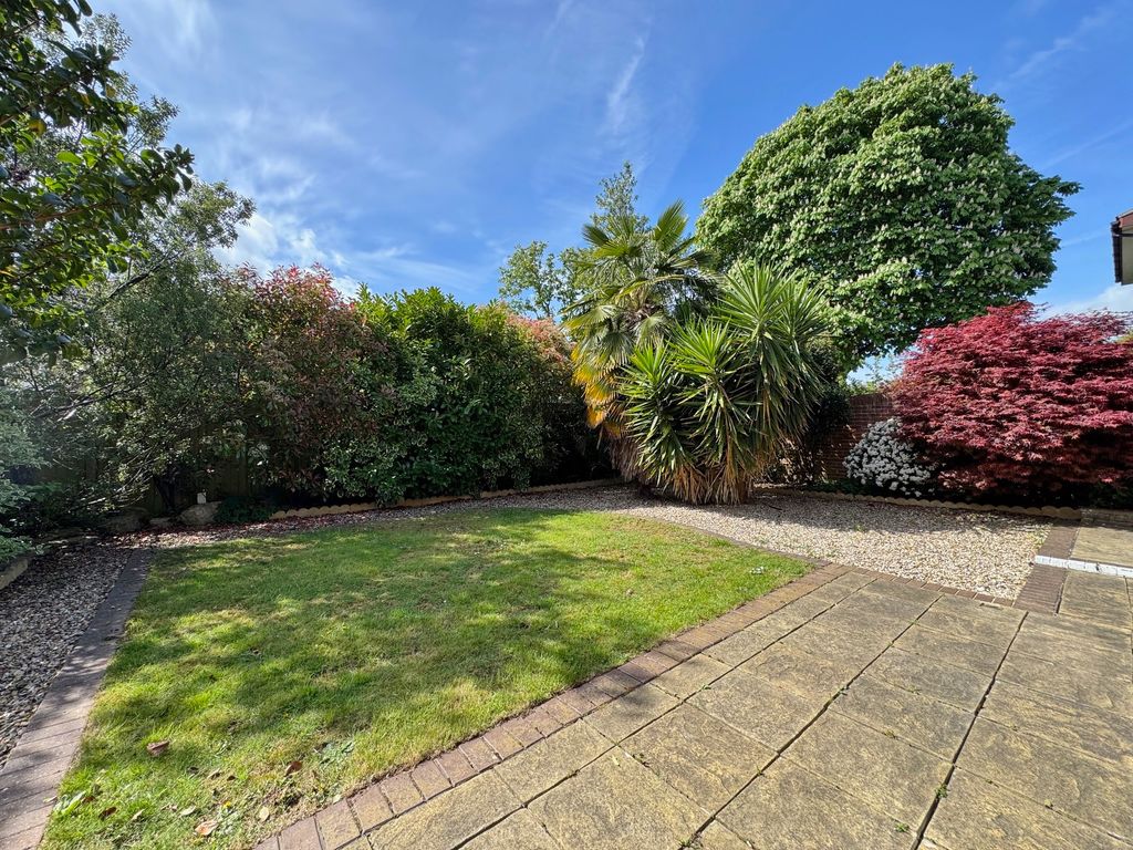 Property photo 2 of 20