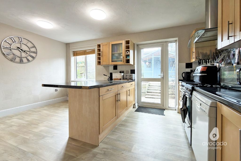 Property photo 2 of 13 5034373