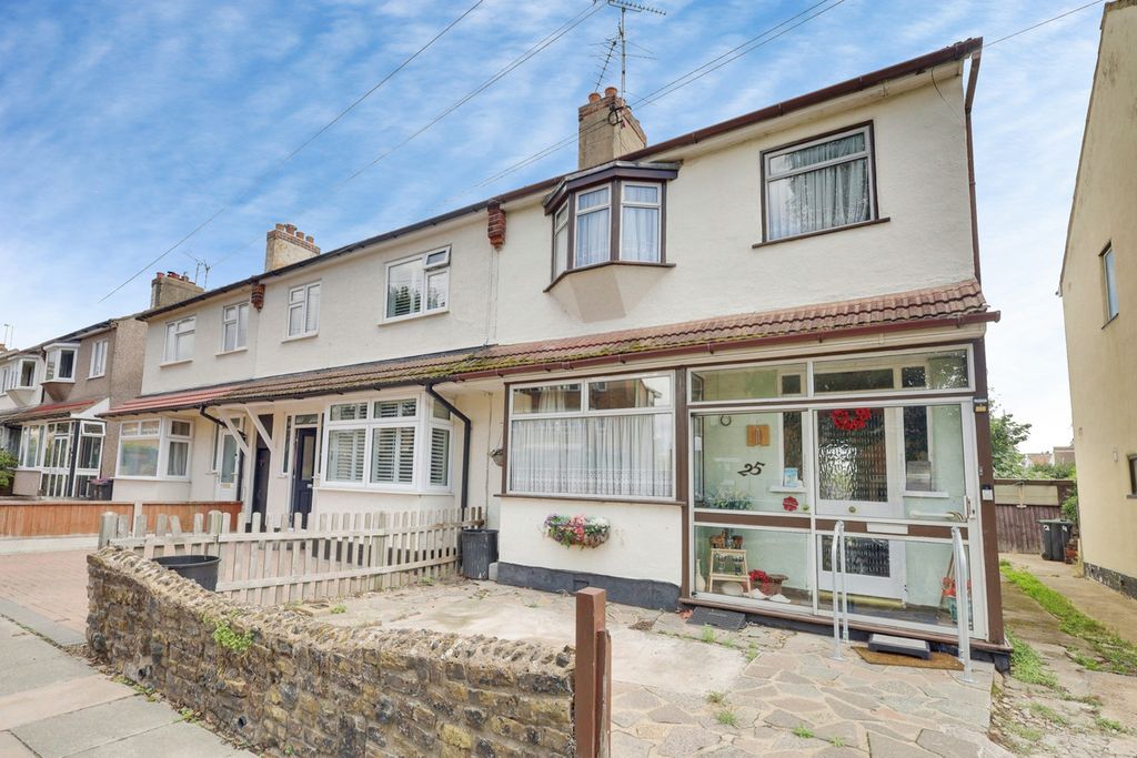 Property photo 1 of 27