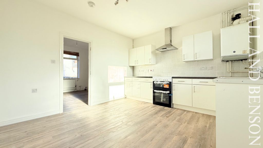 Property photo 3 of 12 Image