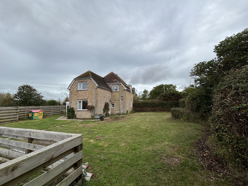 Property photo 2 of 8